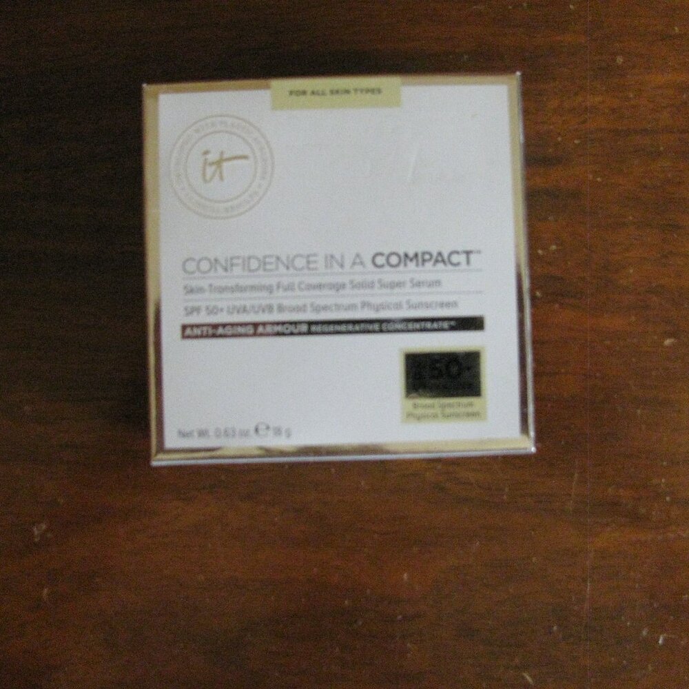 NEW IN BOX - IT COMPACT - TAN
